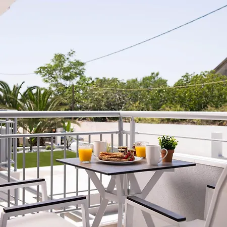 Ξενοδοχείο με διαμερίσματα Sourinis Luxury 4*