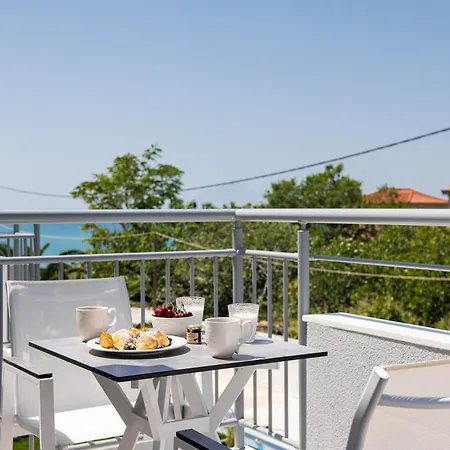 Ξενοδοχείο με διαμερίσματα Sourinis Luxury Λιμενάρια