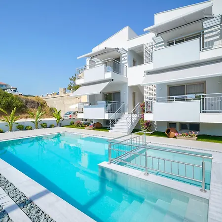 Lägenhetshotell Sourinis Luxury 4*