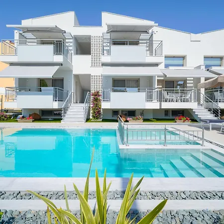 Ξενοδοχείο με διαμερίσματα Sourinis Luxury *