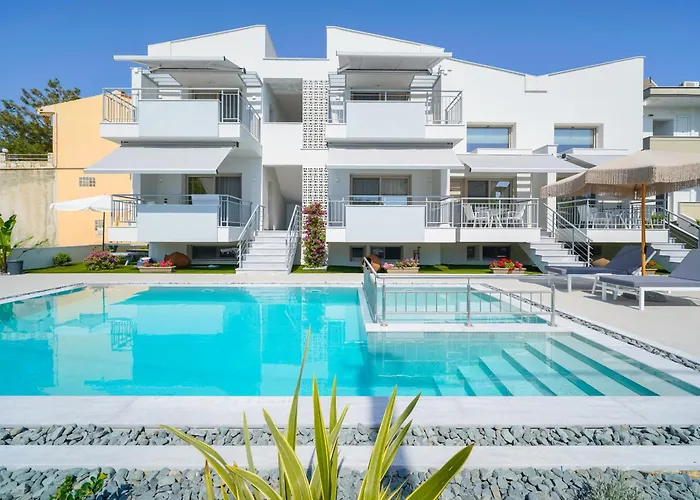 Lägenhetshotell Sourinis Luxury 4*